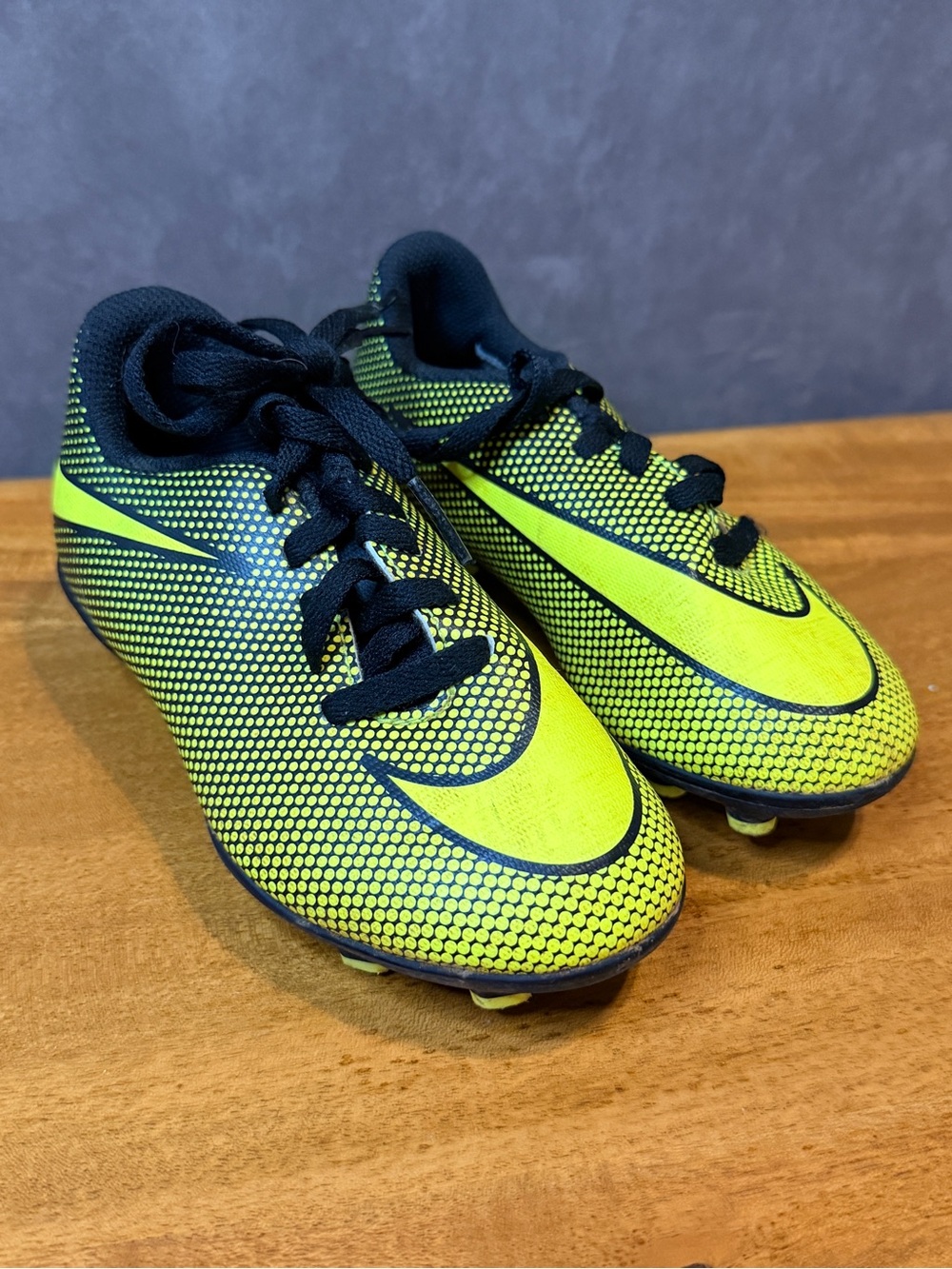 Nike Junior Bravata II FG Soccer Cleats Size 10C